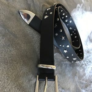 Trendy belt with stars!